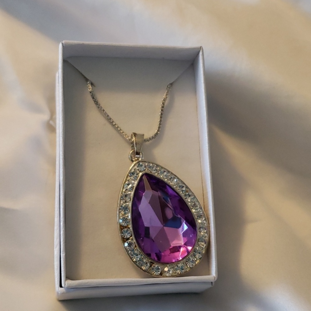 FASHION NECKLACE